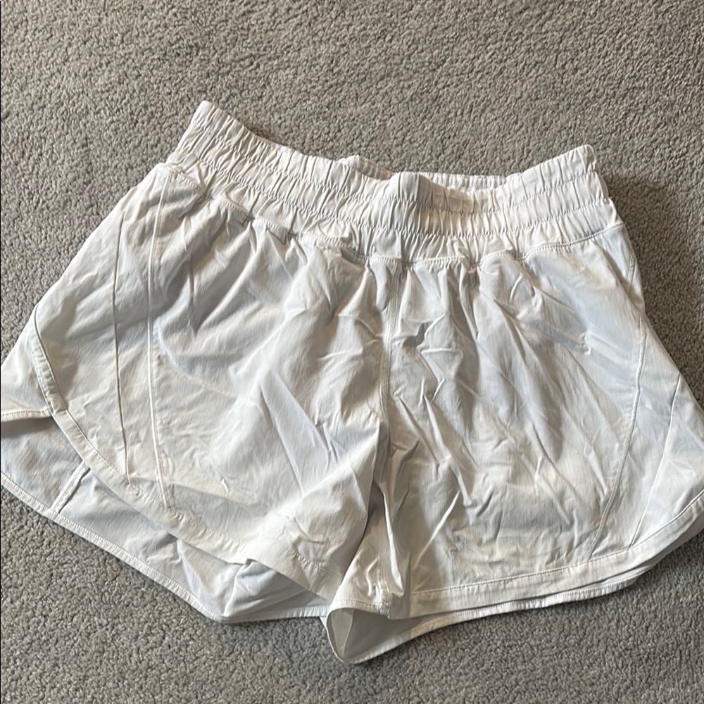 Lululemon mid rise track that shorts 5”